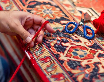 خدمات تخصصی و حرفه ای رفوی فرش در قالیشویی محمودآباد